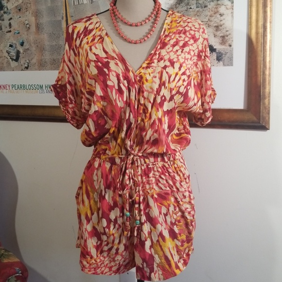 Hot & Delicious pattern romper. Size L Jrs - Picture 3 of 8
